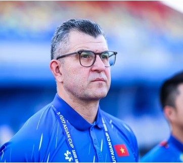 truot-ve-di-wc-hlv-brazil-van-tu-hao-toi-noi-voi-cac-hoc-tro-hay-ngang-cao-dau-roi-giai