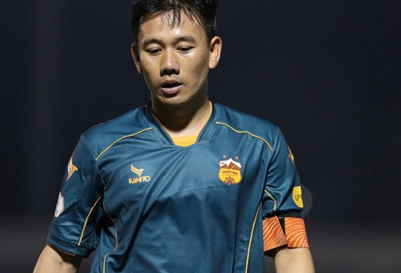 minh-vuong-qua-clb-binh-phuoc-voi-gia-8-ty-nhieu-nguoi-mia-mai-het-thoi-roi-ma-van-het-gia