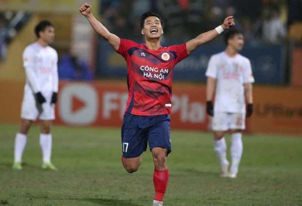 ngoi-sao-gia-9-ty-roi-cahn-dau-quan-cho-dai-gia-moi-nhan-lot-tay-hau-hinh