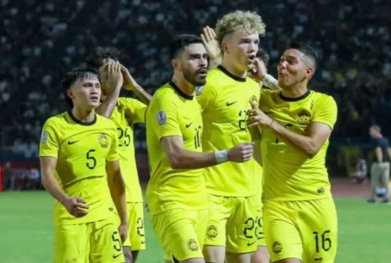 malaysia-nhap-tich-loat-cau-thu-khong-ro-goc-gac-cdv-yeu-cau-fifa-phat-nang