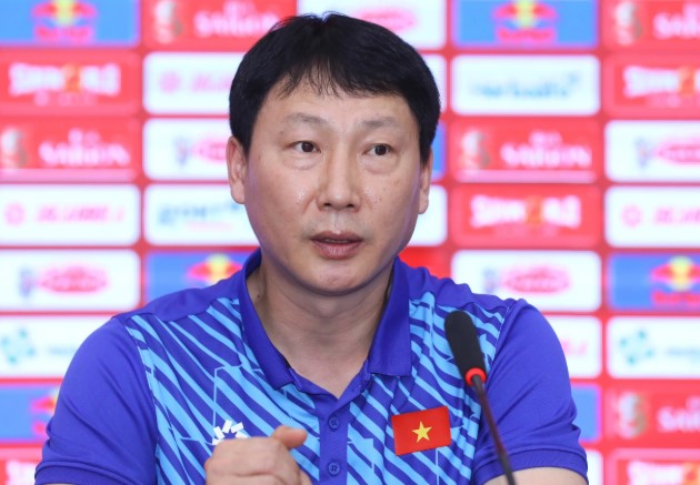 Malaysia triệu tập thêm loạt hảo thủ, HLV Kim Sang Sik mất ăn mất ngủ vì lo