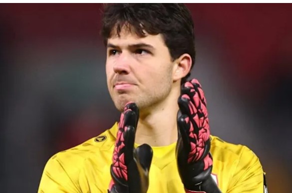 mu-chot-xong-gia-ban-onana-cho-ngay-senne-lammes-ra-mat-nhm