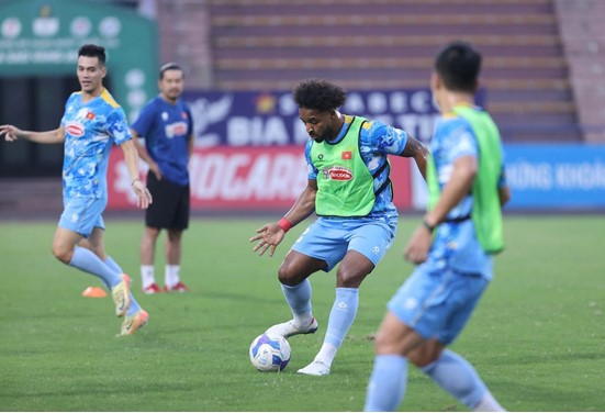 xuan-son-tuyen-bo-du-suc-da-90-phut-voi-lao-hlv-kim-noi-cau-xuc-dong