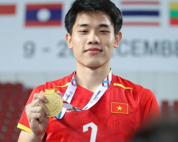 tranh-cai-chuyen-hoang-duc-khong-xung-voi-danh-hieu-qbv