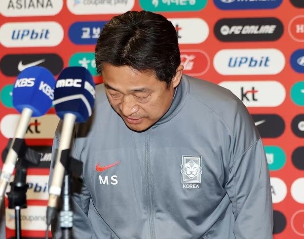 bao-han-ong-lee-kem-coi-chi-biet-do-loi-cho-hoc-tro-nhin-hlv-kim-ma-hoc-hoi