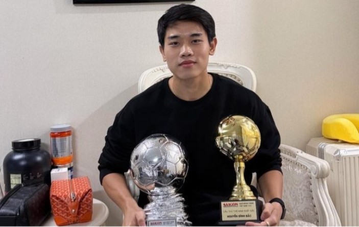 dinh-bac-dung-truoc-co-hoi-khoac-ao-clb-lon-cua-nhat-ban-voi-gia-9-ty