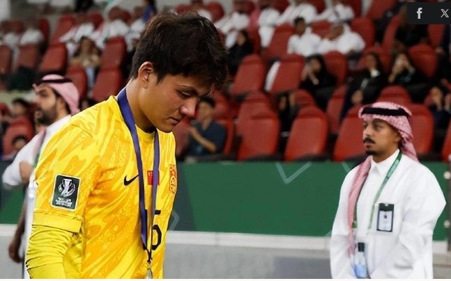 hlv-u23-trung-quoc-li-hao-hut-giai-thu-mon-xuat-sac-la-qua-bat-cong